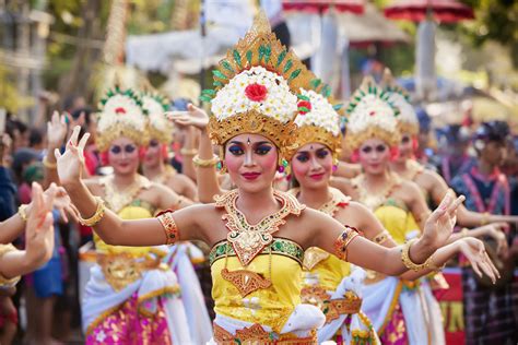  Embracing Diversity An Exploration of Indonesian Cultural Heritage through the Lens of Folklore